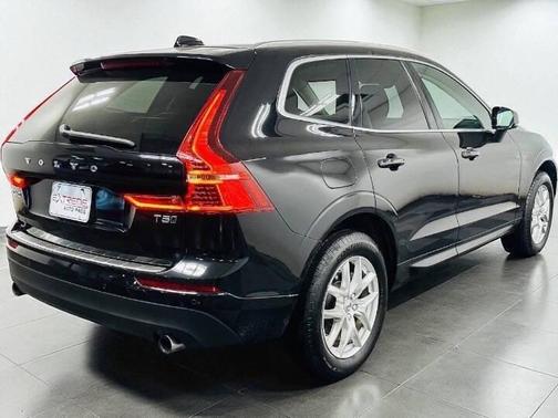 2020 Volvo XC60 T5 Momentum
