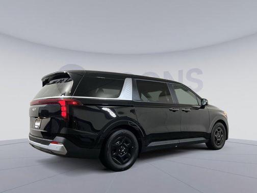 2025 Kia Carnival LXS
