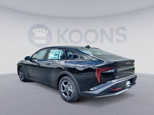 Aurora Black Pearl 2026 Kia K4 LXS
