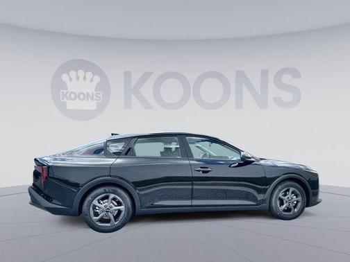 Aurora Black Pearl 2026 Kia K4 LXS