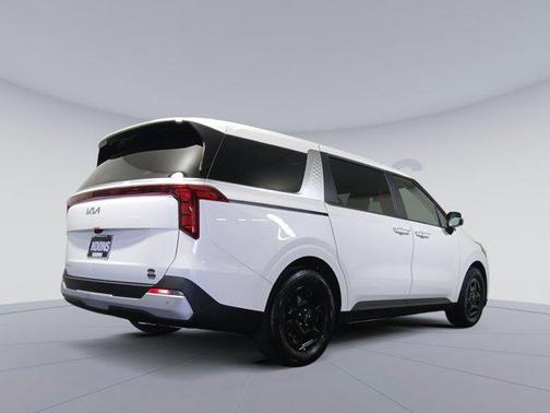 Snow White Pearl 2026 Kia Carnival LXS