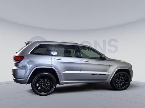 Billet Silver Metallic Clearcoat 2021 Jeep Grand Cherokee Laredo