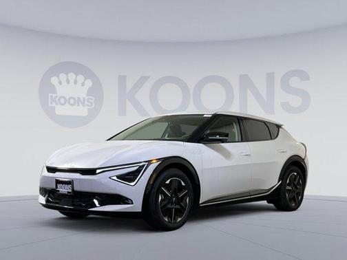 Glacier White Pearl 2025 Kia EV6 Wind