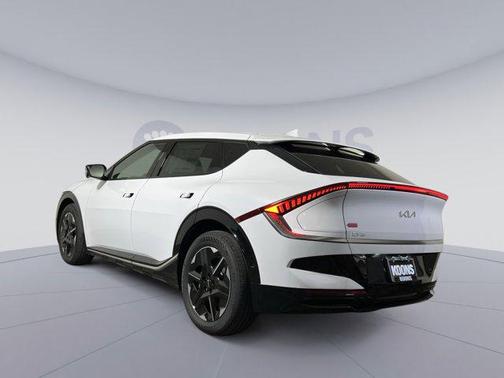 Glacier White Pearl 2025 Kia EV6 Wind