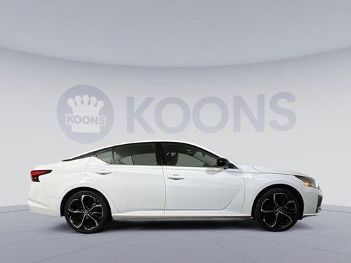 2024 Nissan Altima SR FWD