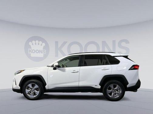 2022 Toyota RAV4 Hybrid XLE