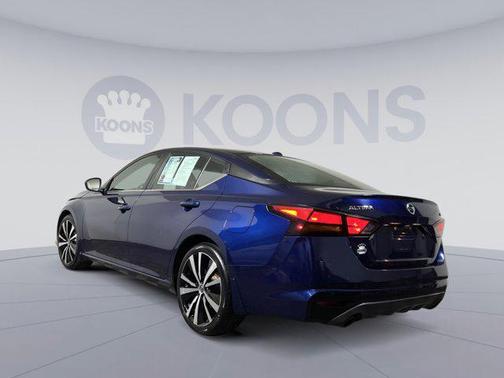 2022 Nissan Altima SR FWD