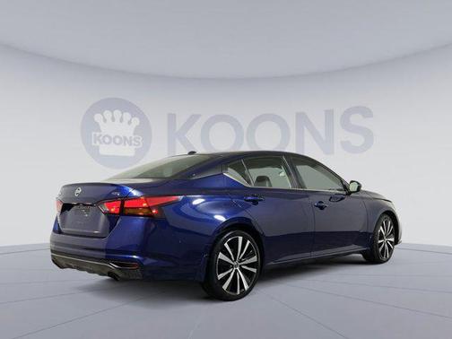 2022 Nissan Altima SR FWD