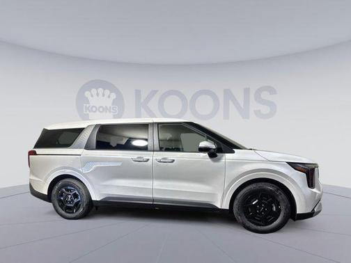 Snow White Pearl 2026 Kia Carnival LXS