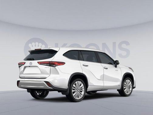 2021 Toyota Highlander Hybrid Platinum