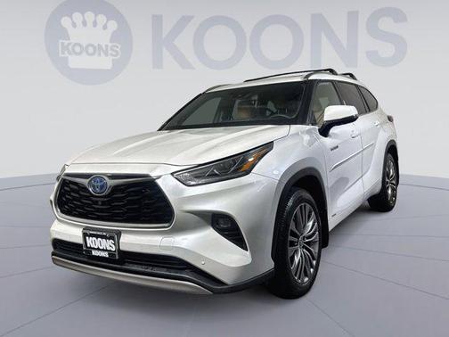 2021 Toyota Highlander Hybrid Platinum