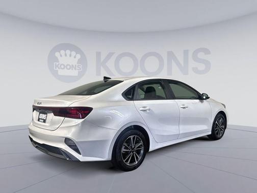 Snow White Pearl 2024 Kia Forte LXS