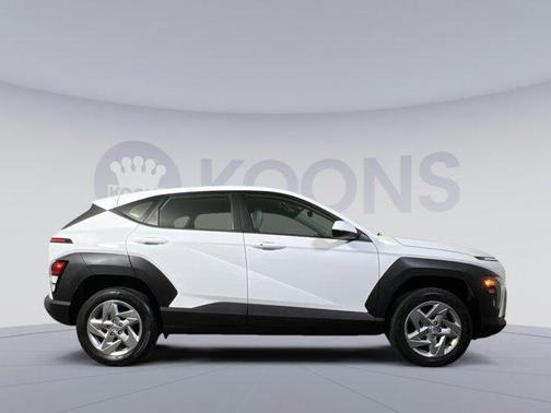 2024 Hyundai KONA SE