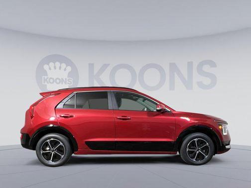 2025 Kia Niro SX