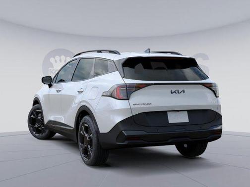 Glacial White Pearl 2026 Kia Sportage X-Line