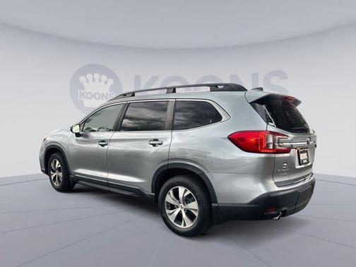 Ice Silver Metallic 2023 Subaru Ascent Premium 8-Passenger