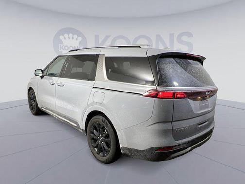 2024 Kia Carnival SX