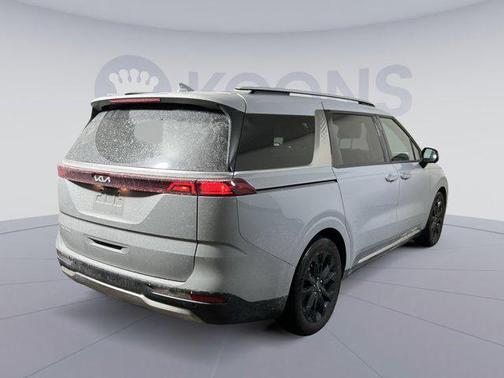2024 Kia Carnival SX