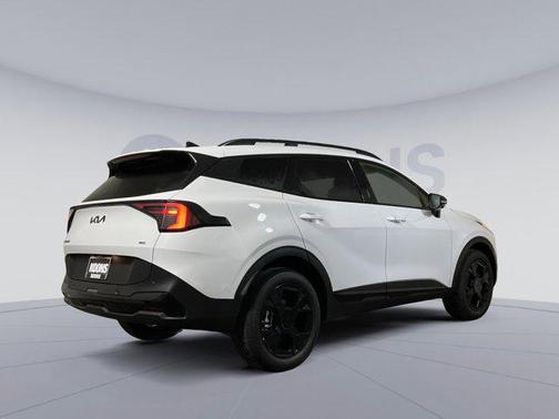 Glacial White Pearl 2026 Kia Sportage X-Line