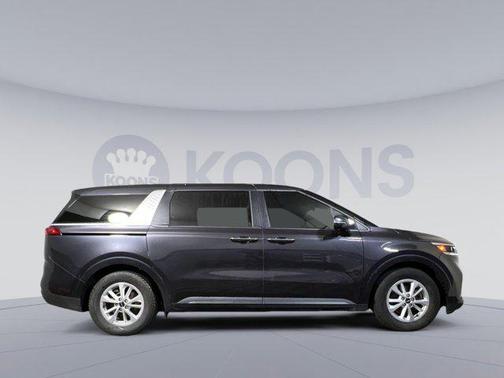 2023 Kia Carnival LX