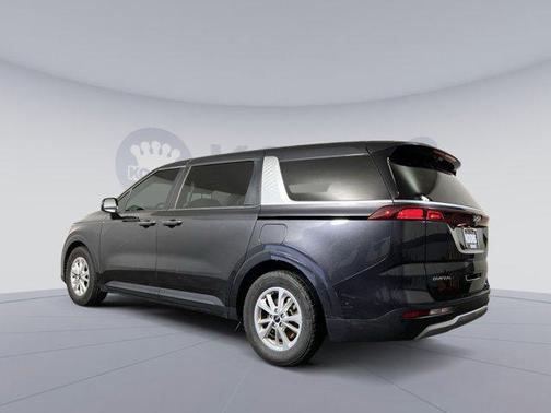 2023 Kia Carnival LX