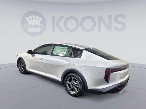 Snow White Pearl 2026 Kia K4 LXS