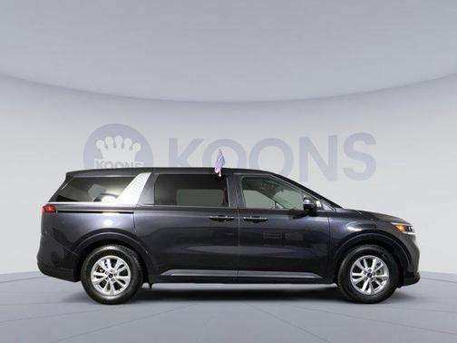 2023 Kia Carnival LX