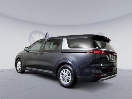 2023 Kia Carnival LX