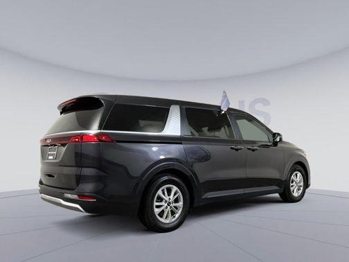2023 Kia Carnival LX