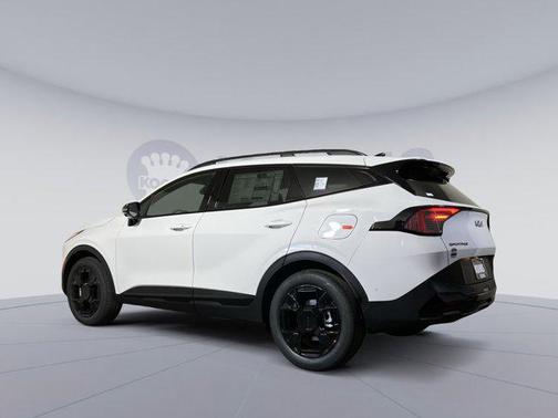 Glacial White Pearl 2026 Kia Sportage X-Line