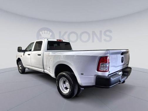 Bright White Clearcoat 2024 RAM 3500 Tradesman Crew Cab 4x4 8' Box