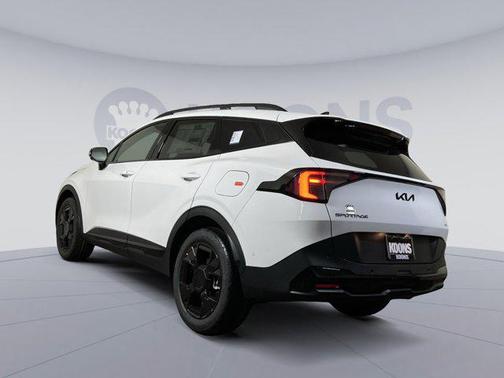 Glacial White Pearl 2026 Kia Sportage X-Line