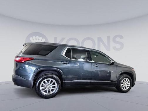Graphite Metallic 2019 Chevrolet Traverse LT Cloth