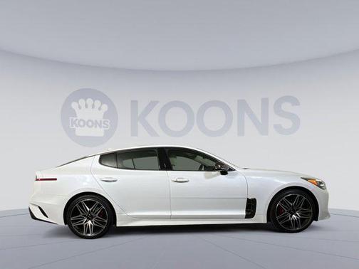 2022 Kia Stinger GT1