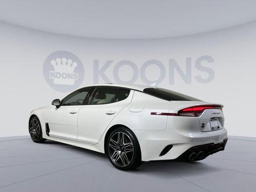 2022 Kia Stinger GT1