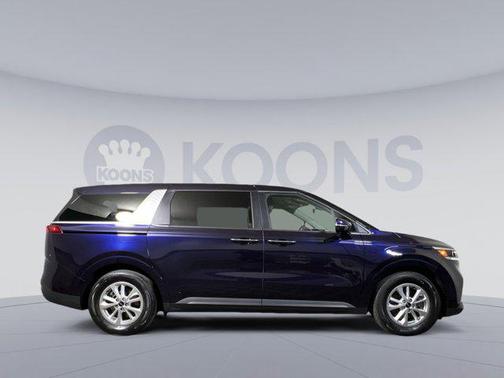 2023 Kia Carnival LX