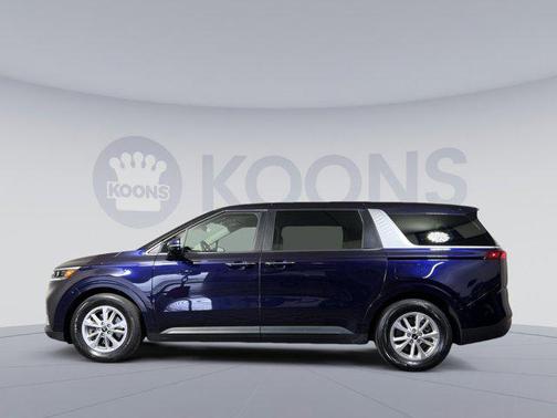 2023 Kia Carnival LX