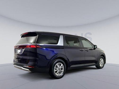 2023 Kia Carnival LX