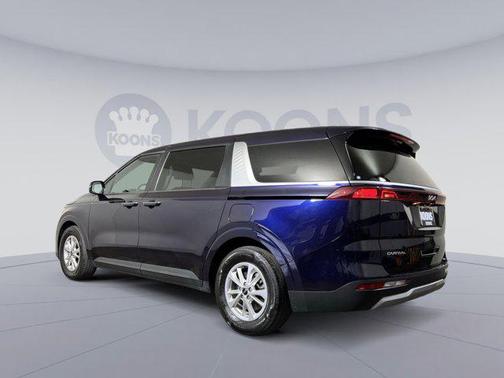 2023 Kia Carnival LX