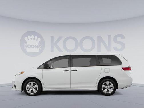 2018 Toyota Sienna LE