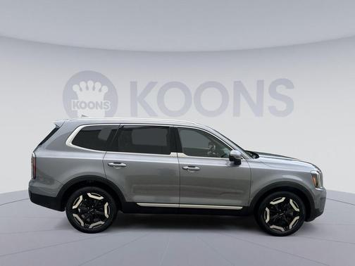 Everlasting Silver 2024 Kia Telluride EX