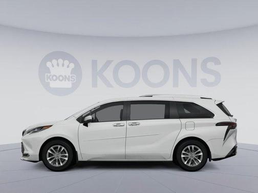 2025 Toyota Sienna Limited