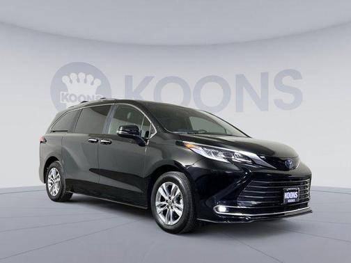 2025 Toyota Sienna Limited