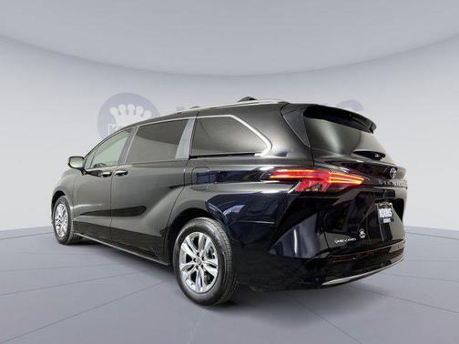 2025 Toyota Sienna Limited