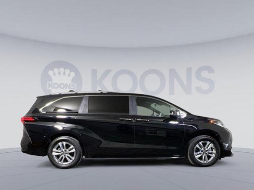 2025 Toyota Sienna Limited