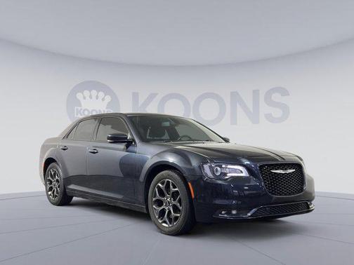 2018 Chrysler 300 S