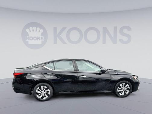 Super Black 2024 Nissan Altima S FWD