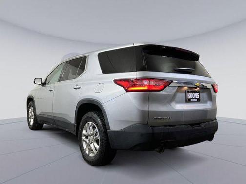 Silver Ice Metallic 2020 Chevrolet Traverse LS