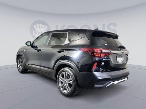 Cherry Black 2021 Kia Seltos LX