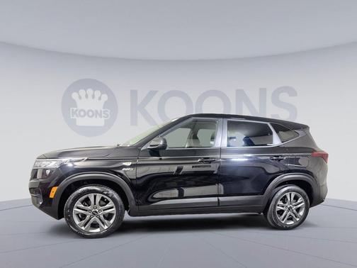 Cherry Black 2021 Kia Seltos LX